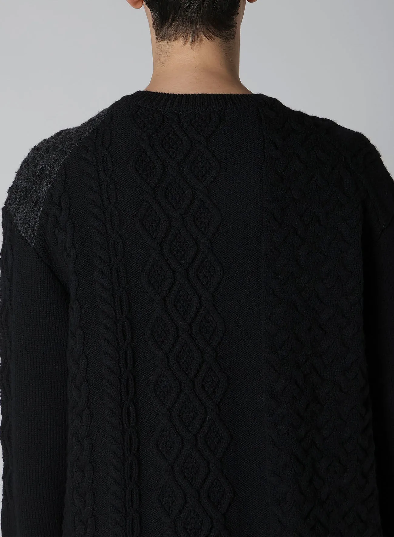 5G CROSS PATTERN SWITCHING ROUND NECK