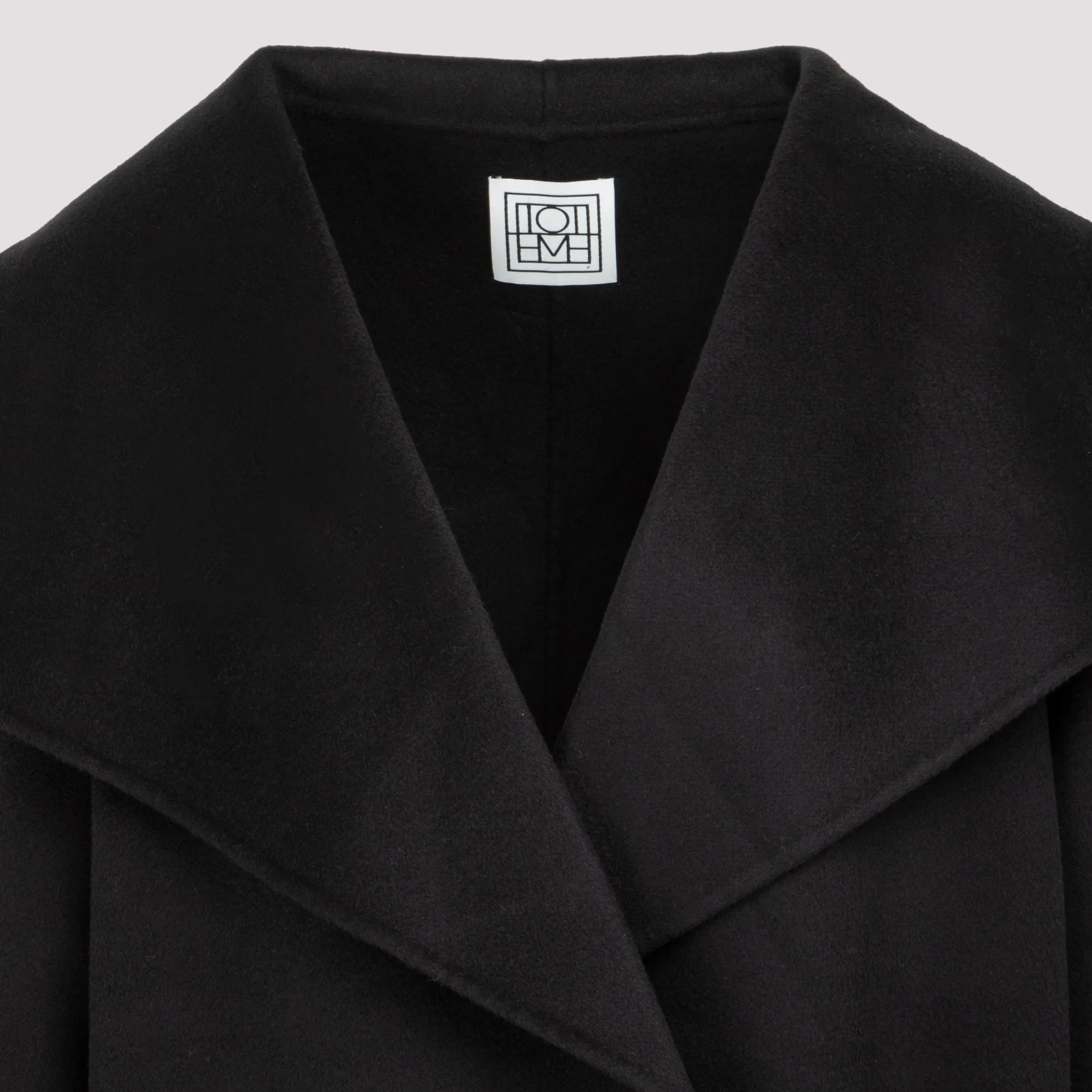 SIGNATURE WOOL AND CASHMERE BLEND COAT